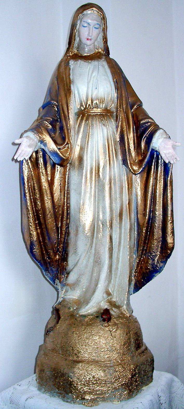 figura Matki Boskiej Niepokalanej z Kościoła w Buczaczu